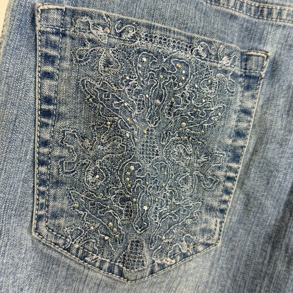 Gloria Vanderbilt Amanda Skimmer Denim Capri Jeans 8 Petite Embroidered Pockets - Picture 10 of 10